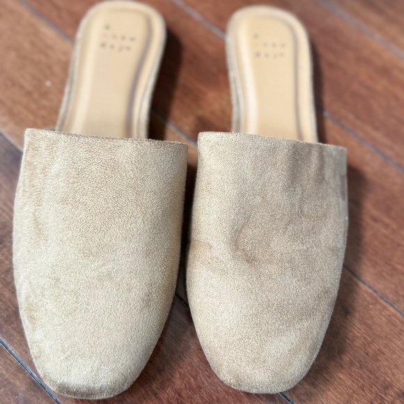 A New Day Women's Tan Thea Faux Suede Slip-on Flat Mules, size 8.5 - Picture 6 of 9